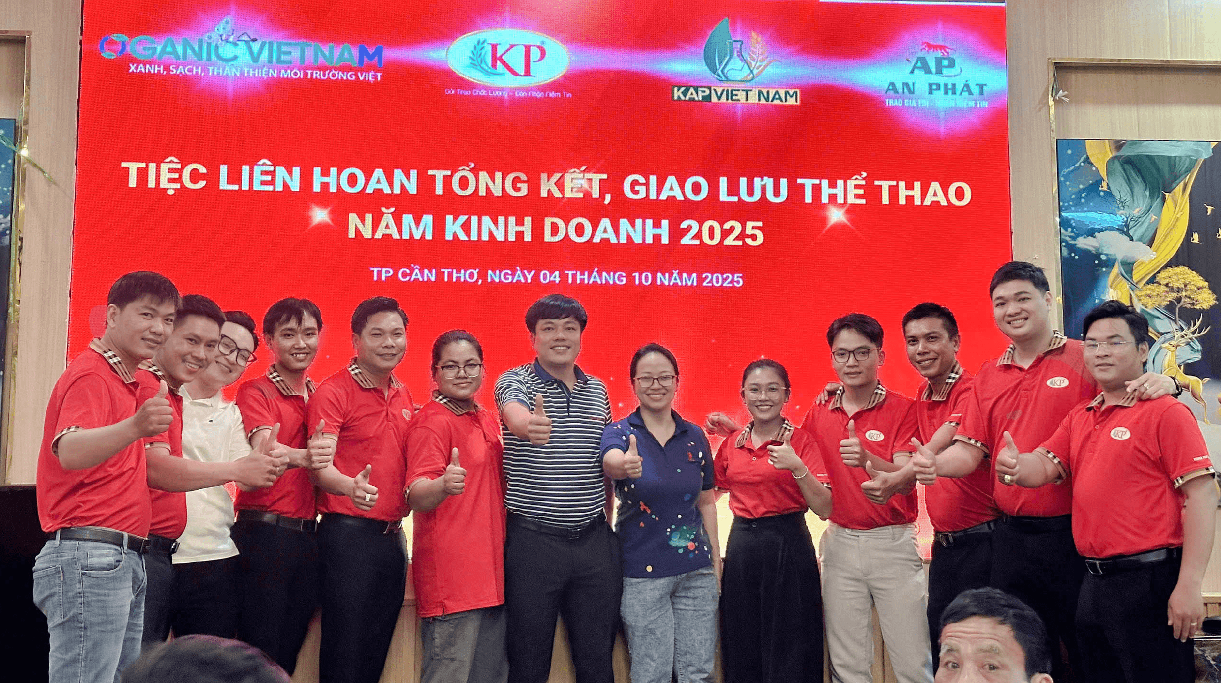 Tổng Kết Năm Kinh Doanh 2025